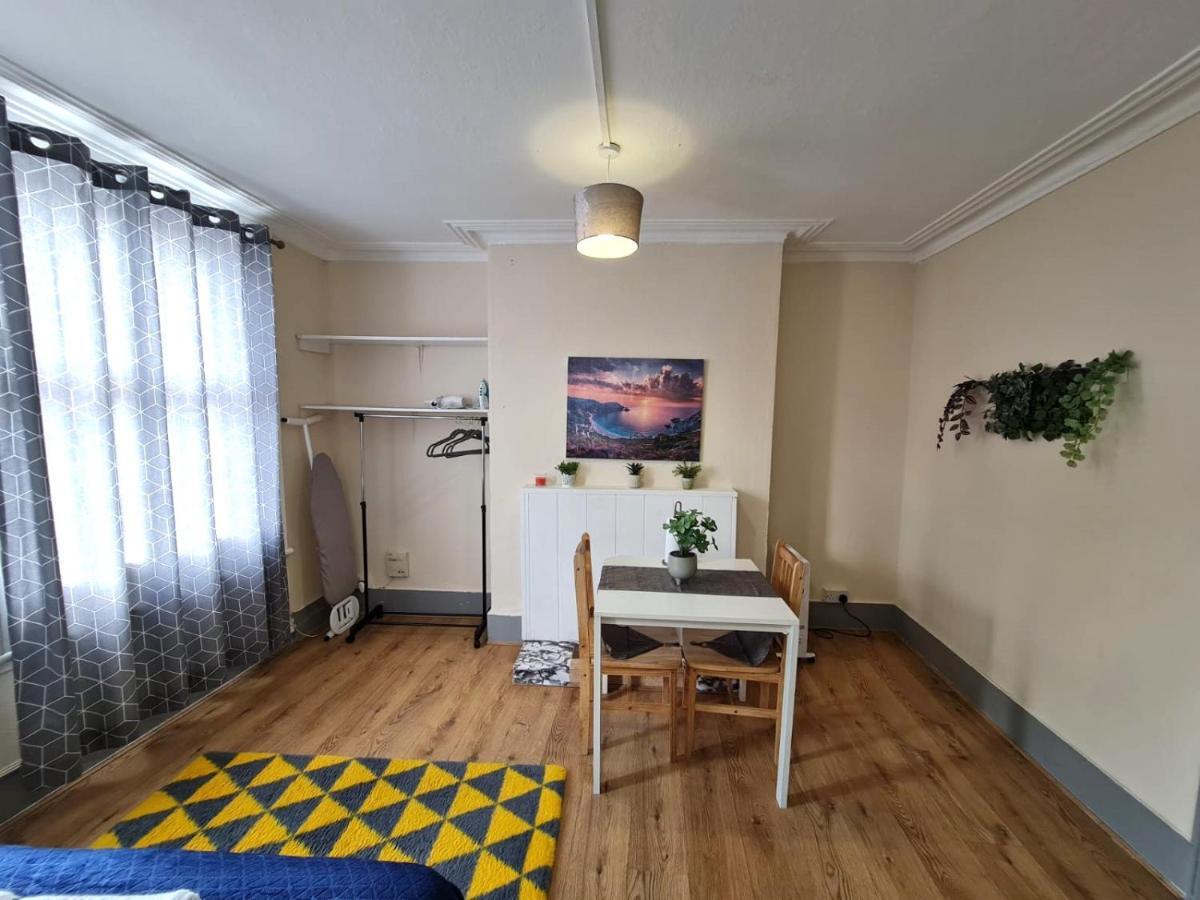 Lovely Private Room Near Central Λονδίνο Εξωτερικό φωτογραφία