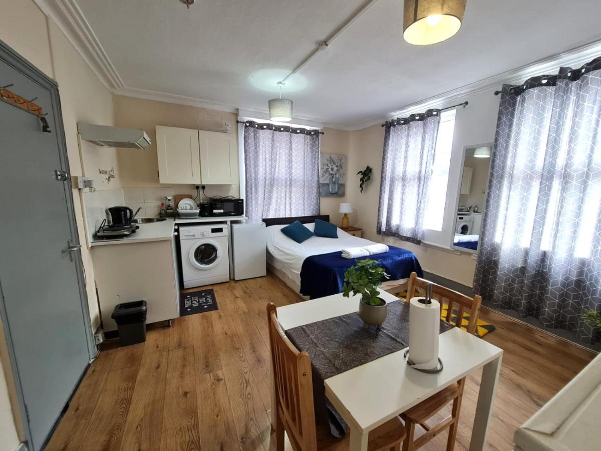 Lovely Private Room Near Central Λονδίνο Εξωτερικό φωτογραφία